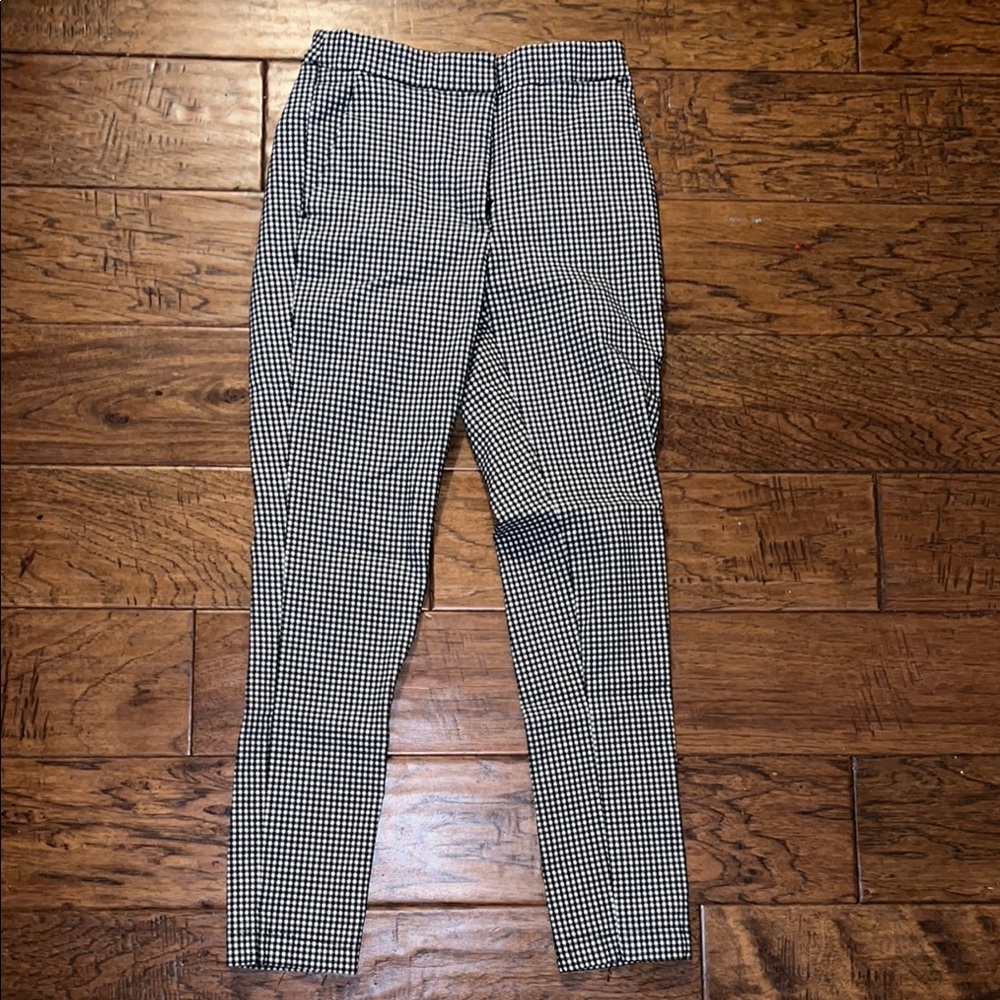 Zara Black and White Ankle Cropped Pants